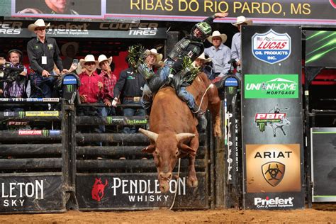 jose bull rider|Jose Vitor Leme shatters PBR records; repeats as。